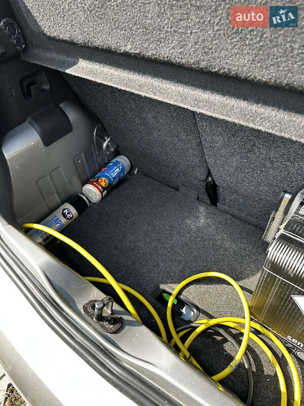 Хэтчбек Volkswagen e-Up 2014 в Хмельницком фото 14 Хэтчбек Volkswagen e-Up 2014 в Хмельницком