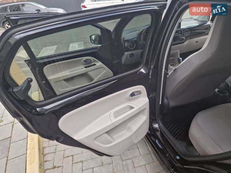 Хэтчбек Volkswagen e-Up 2014 в Львове