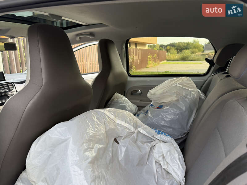 Хетчбек Volkswagen e-Up 2014 в Львові фото 42 Хетчбек Volkswagen e-Up 2014 в Львові