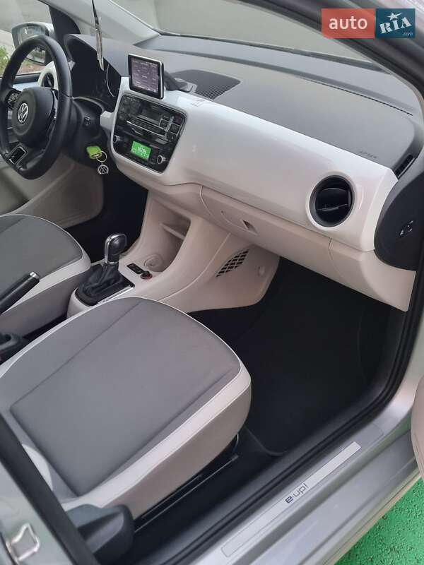 Хетчбек Volkswagen e-Up 2013 в Житомирі