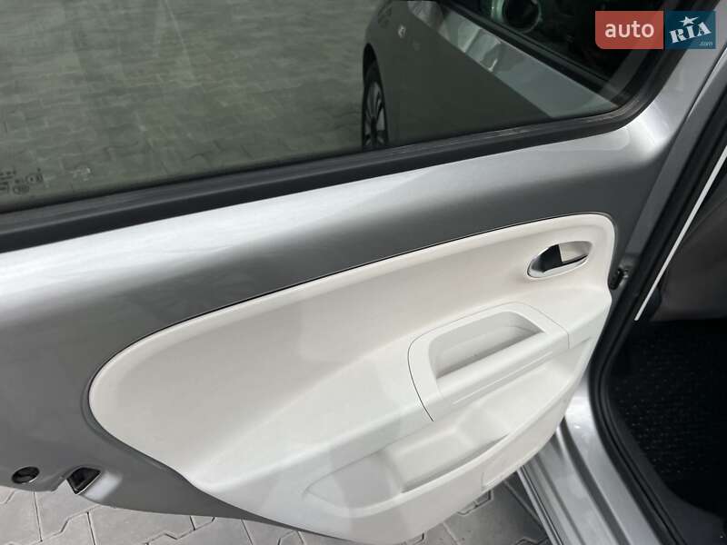 Хетчбек Volkswagen e-Up 2013 в Луцьку