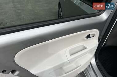 Хэтчбек Volkswagen e-Up 2013 в 