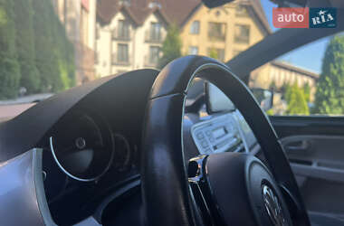 Хэтчбек Volkswagen e-Up 2015 в 