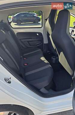 Хэтчбек Volkswagen e-Up 2017 в 