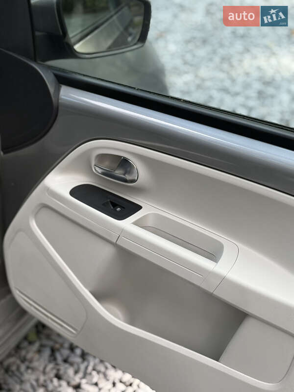 Хэтчбек Volkswagen e-Up 2014 в Бродах