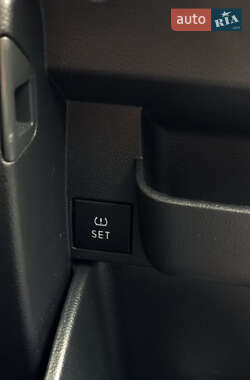 Хэтчбек Volkswagen e-Up 2020 в 