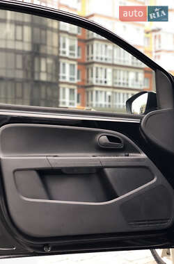 Хэтчбек Volkswagen e-Up 2020 в 