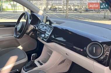 Хэтчбек Volkswagen e-Up 2013 в 