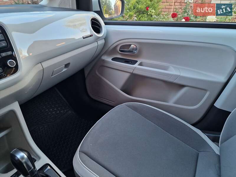 Хэтчбек Volkswagen e-Up 2015 в Днепре