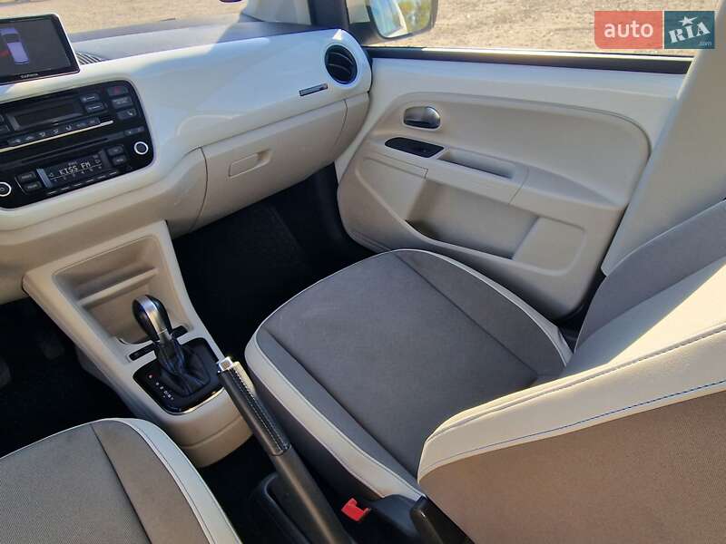 Хэтчбек Volkswagen e-Up 2015 в Днепре