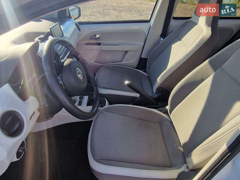 Хэтчбек Volkswagen e-Up 2015 в Днепре