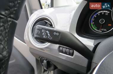 Хэтчбек Volkswagen e-Up 2018 в 