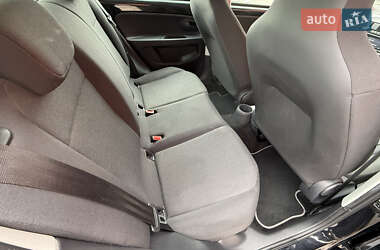 Хэтчбек Volkswagen e-Up 2021 в 
