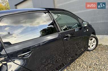 Хэтчбек Volkswagen e-Up 2015 в 