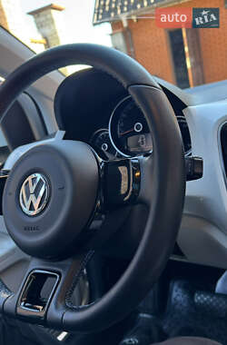 Хэтчбек Volkswagen e-Up 2015 в 