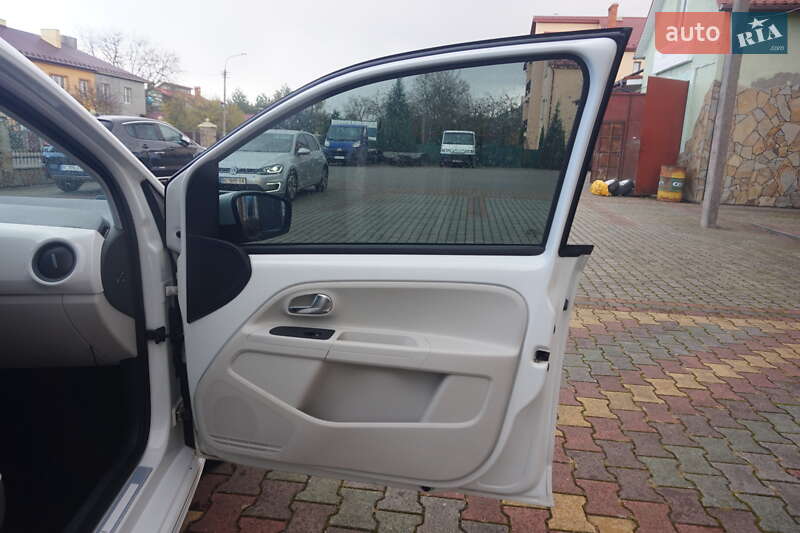 Хетчбек Volkswagen e-Up 2013 в Самборі фото 37 Хетчбек Volkswagen e-Up 2013 в Самборі