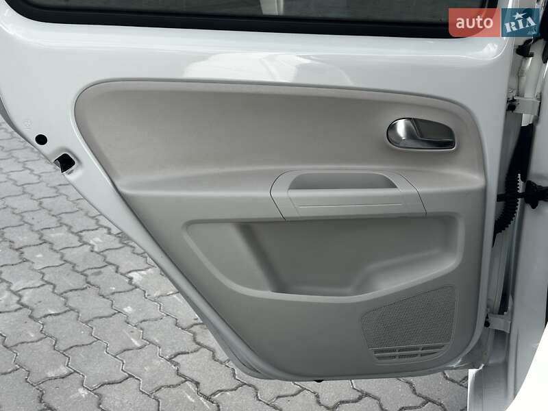 Хэтчбек Volkswagen e-Up 2014 в Львове фото 24 Хэтчбек Volkswagen e-Up 2014 в Львове