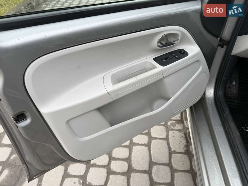 Хэтчбек Volkswagen e-Up 2014 в Львове