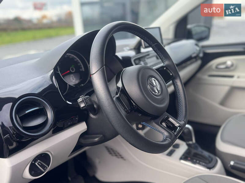 Хетчбек Volkswagen e-Up 2015 в Львові