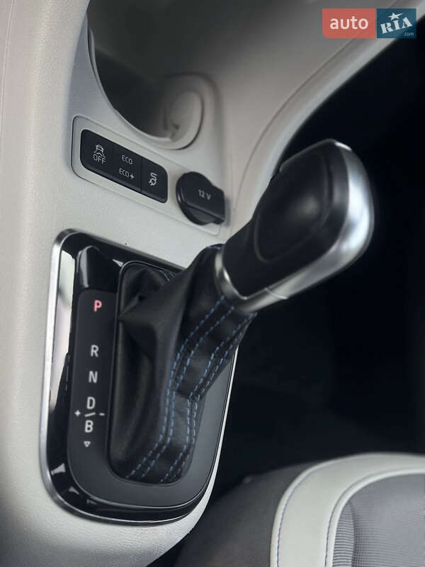 Хетчбек Volkswagen e-Up 2015 в Львові