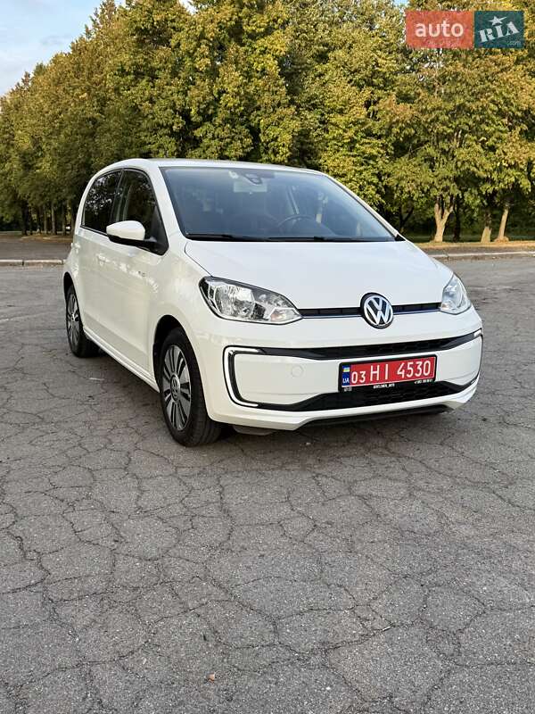 Хетчбек Volkswagen e-Up 2017 в Володимирі