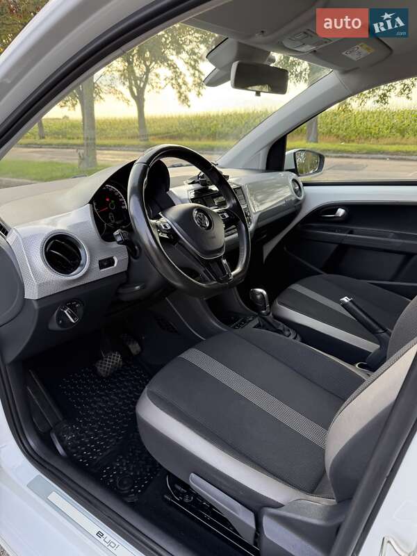 Хетчбек Volkswagen e-Up 2017 в Володимирі