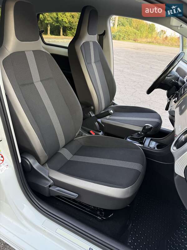 Хетчбек Volkswagen e-Up 2017 в Володимирі