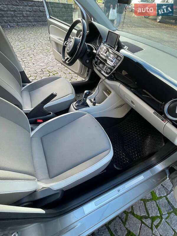 Хэтчбек Volkswagen e-Up 2016 в Киеве фото 10 Хэтчбек Volkswagen e-Up 2016 в Киеве