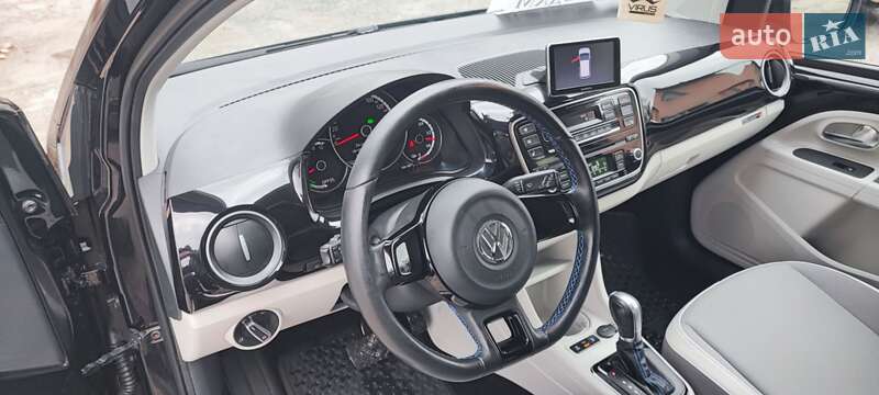 Хэтчбек Volkswagen e-Up 2015 в Каменец-Подольском