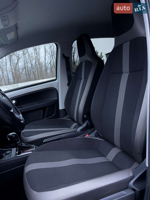 Хетчбек Volkswagen e-Up 2017 в Луцьку