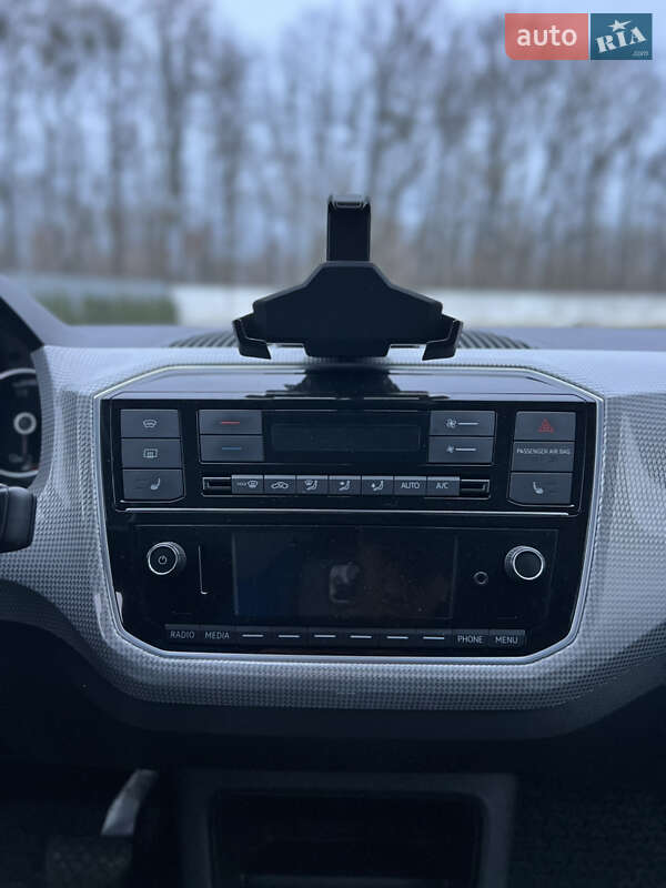 Хетчбек Volkswagen e-Up 2017 в Луцьку