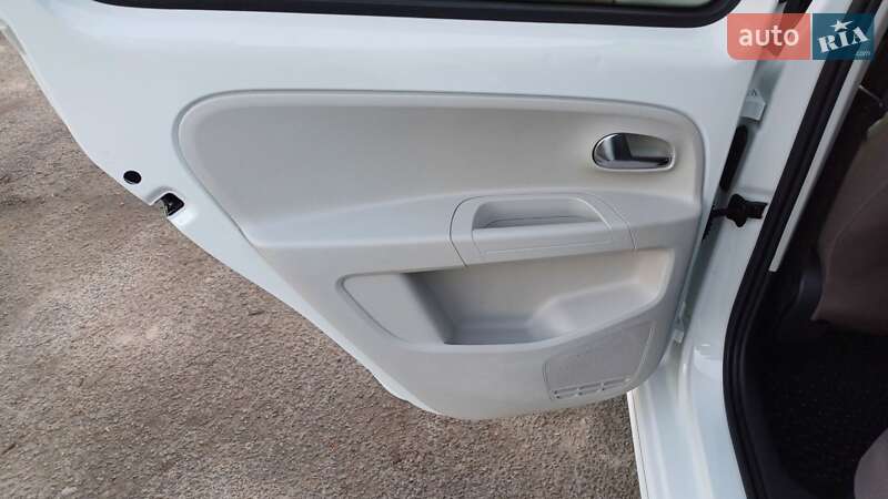 Хэтчбек Volkswagen e-Up 2013 в Звягеле фото 45 Хэтчбек Volkswagen e-Up 2013 в Звягеле