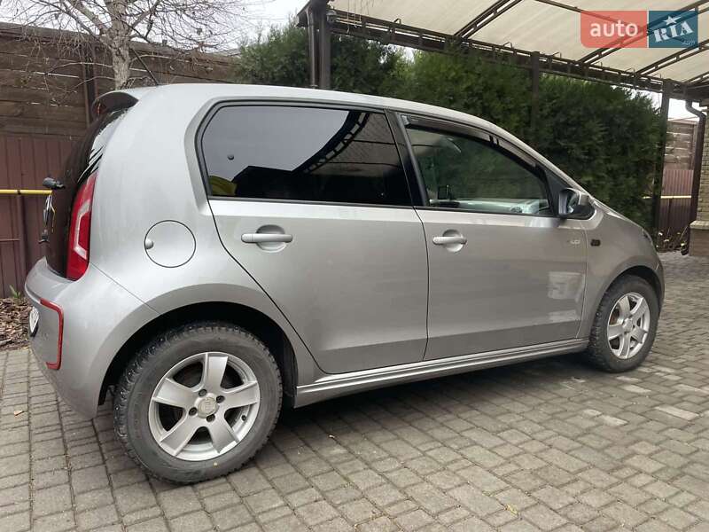 Хетчбек Volkswagen e-Up 2014 в Дніпрі
