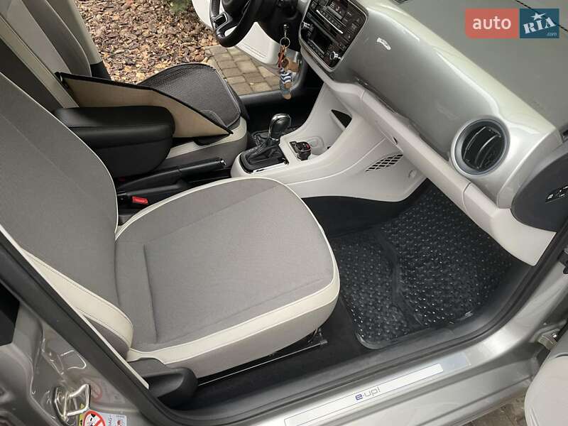 Хетчбек Volkswagen e-Up 2014 в Дніпрі