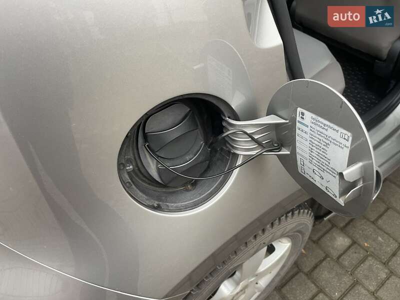 Хетчбек Volkswagen e-Up 2014 в Дніпрі