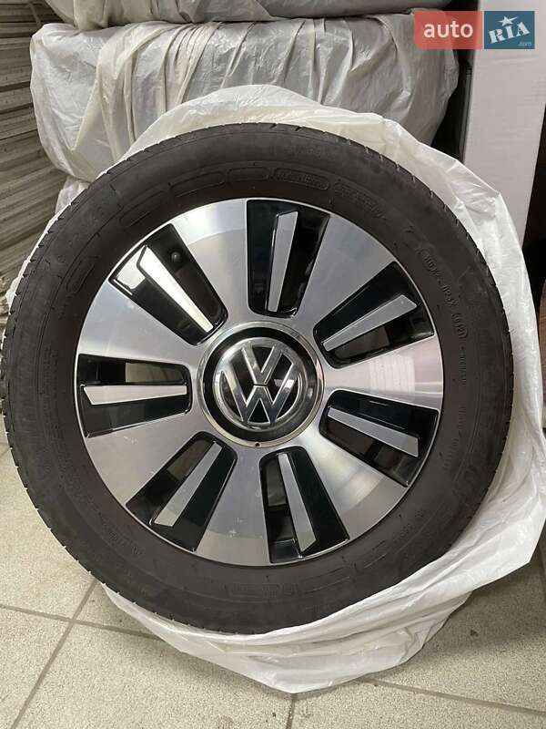 Хетчбек Volkswagen e-Up 2014 в Дніпрі