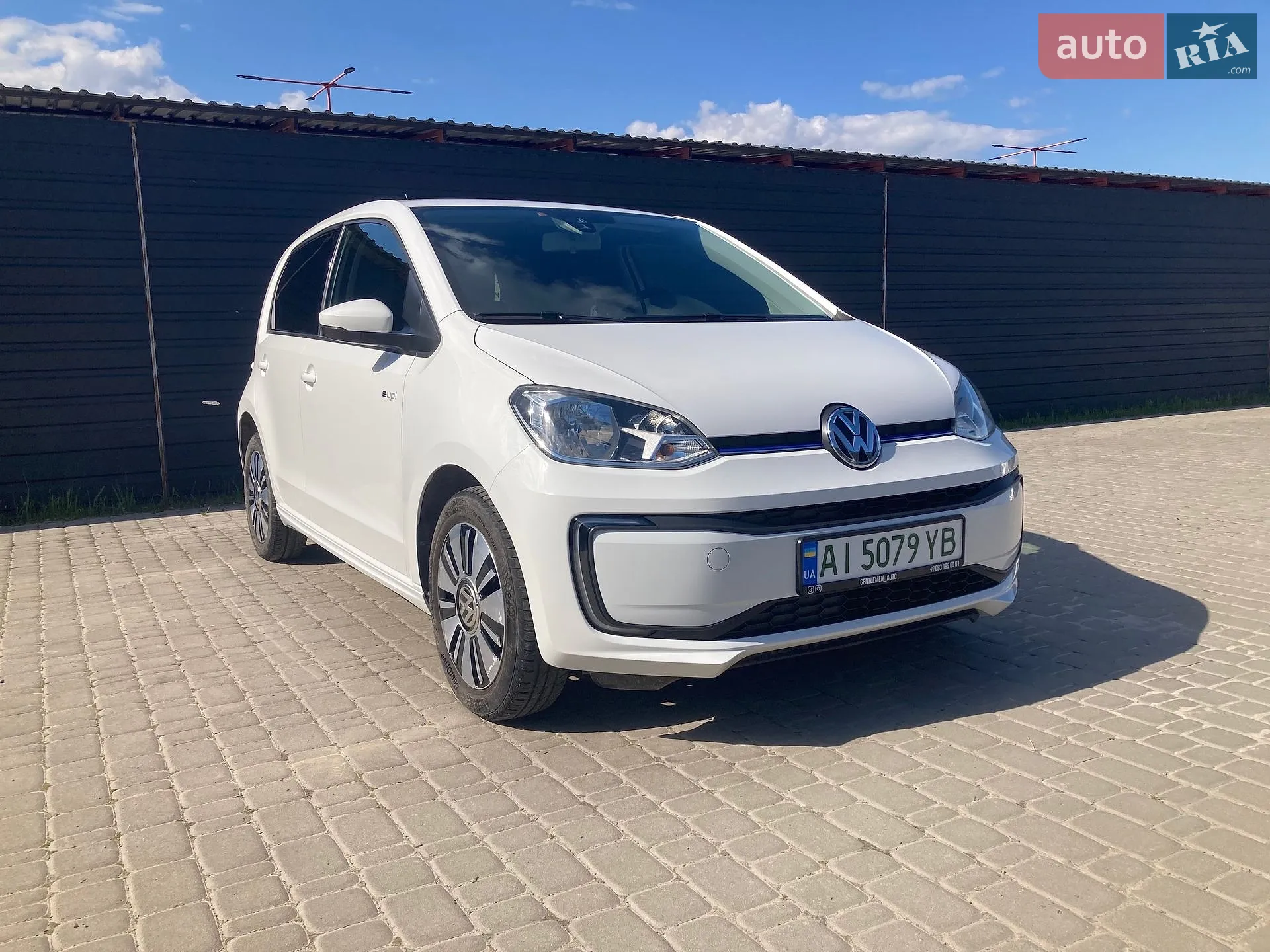 2017 Volkswagen up! - фото 1