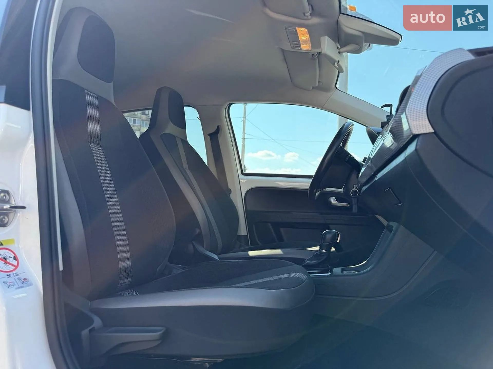 2017 Volkswagen up! - мініатюра 12