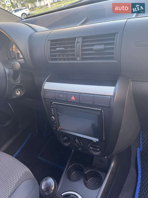 Хэтчбек Volkswagen Fox 2010 в Львове