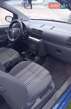 Хэтчбек Volkswagen Fox 2011 в  фото 13 Хэтчбек Volkswagen Fox 2011 в