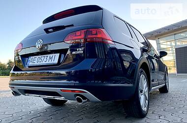 Універсал Volkswagen Golf Alltrack 2017 в Дніпрі