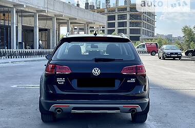 Универсал Volkswagen Golf Alltrack 2016 в Днепре