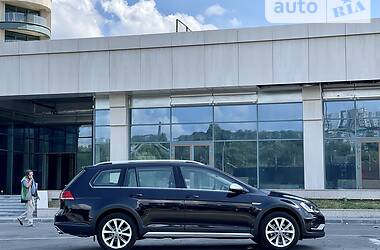 Универсал Volkswagen Golf Alltrack 2016 в Днепре