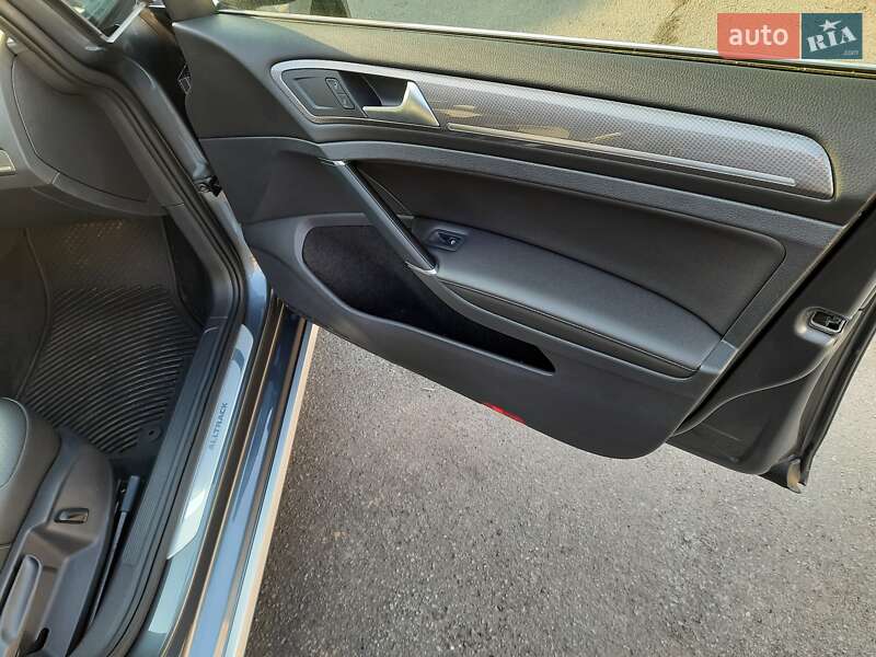 Универсал Volkswagen Golf Alltrack 2018 в Львове