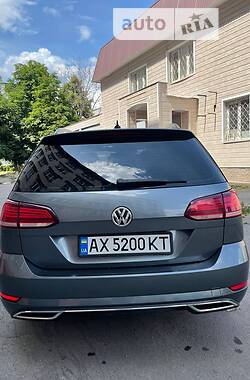 Универсал Volkswagen Golf Alltrack 2017 в Черновцах