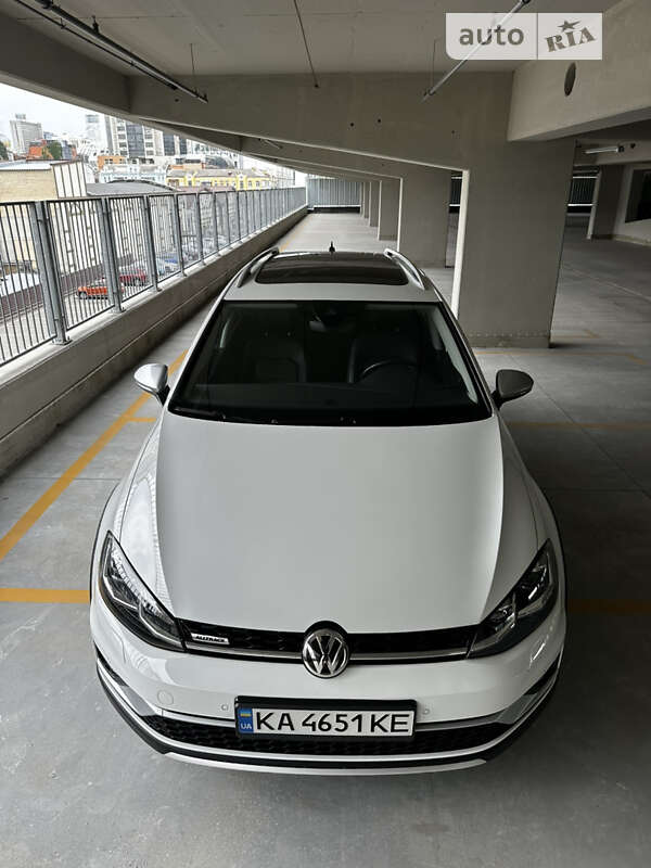 Універсал Volkswagen Golf Alltrack 2019 в Києві