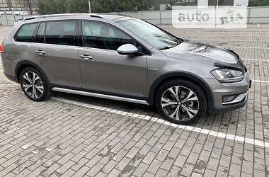 Универсал Volkswagen Golf Alltrack 2016 в Ровно