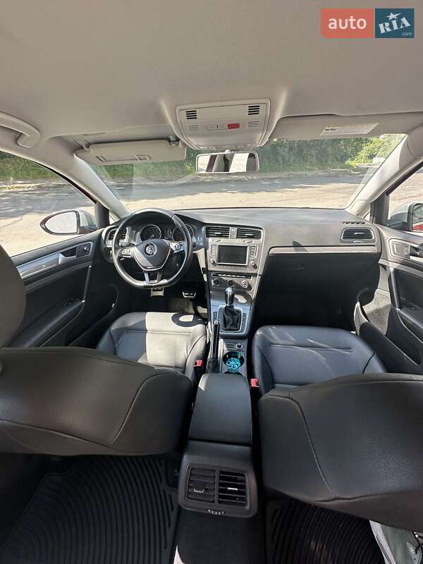 Універсал Volkswagen Golf Alltrack 2016 в Фастові
