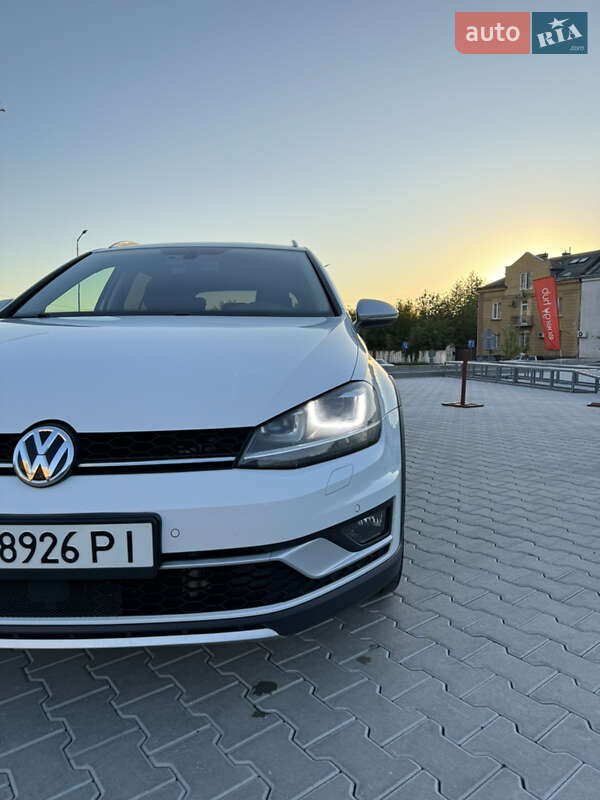 Универсал Volkswagen Golf Alltrack 2016 в Львове