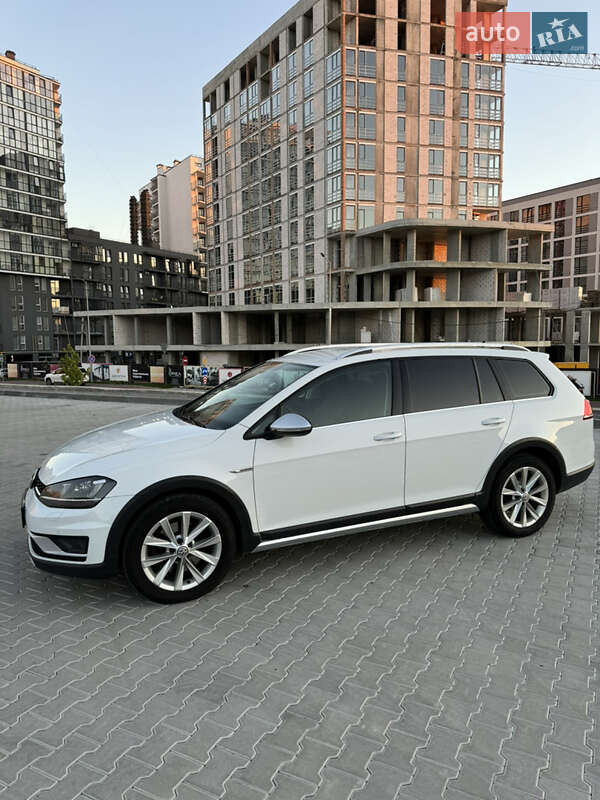 Универсал Volkswagen Golf Alltrack 2016 в Львове